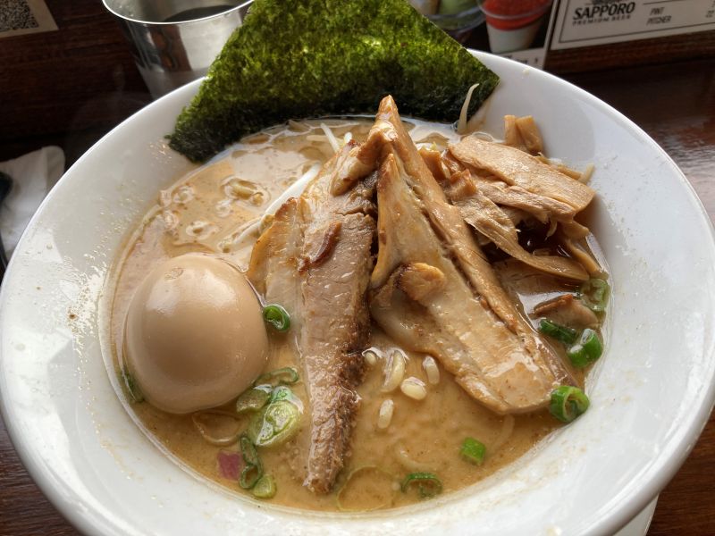 魚介豚骨醤油ラーメン